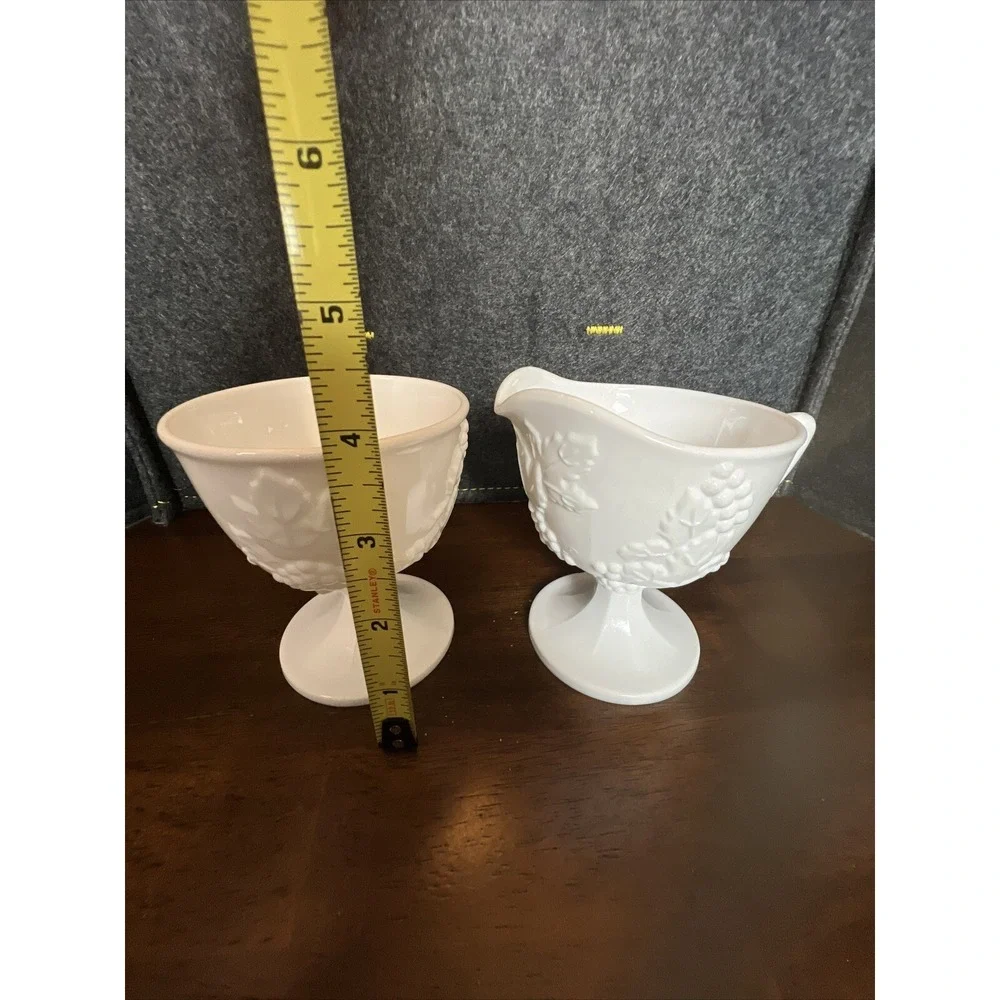 VINTAGE INDIANA GRAPE HARVEST‎ MILK GLASS PEDESTAL CREAMER AND SUGAR BOWL SET